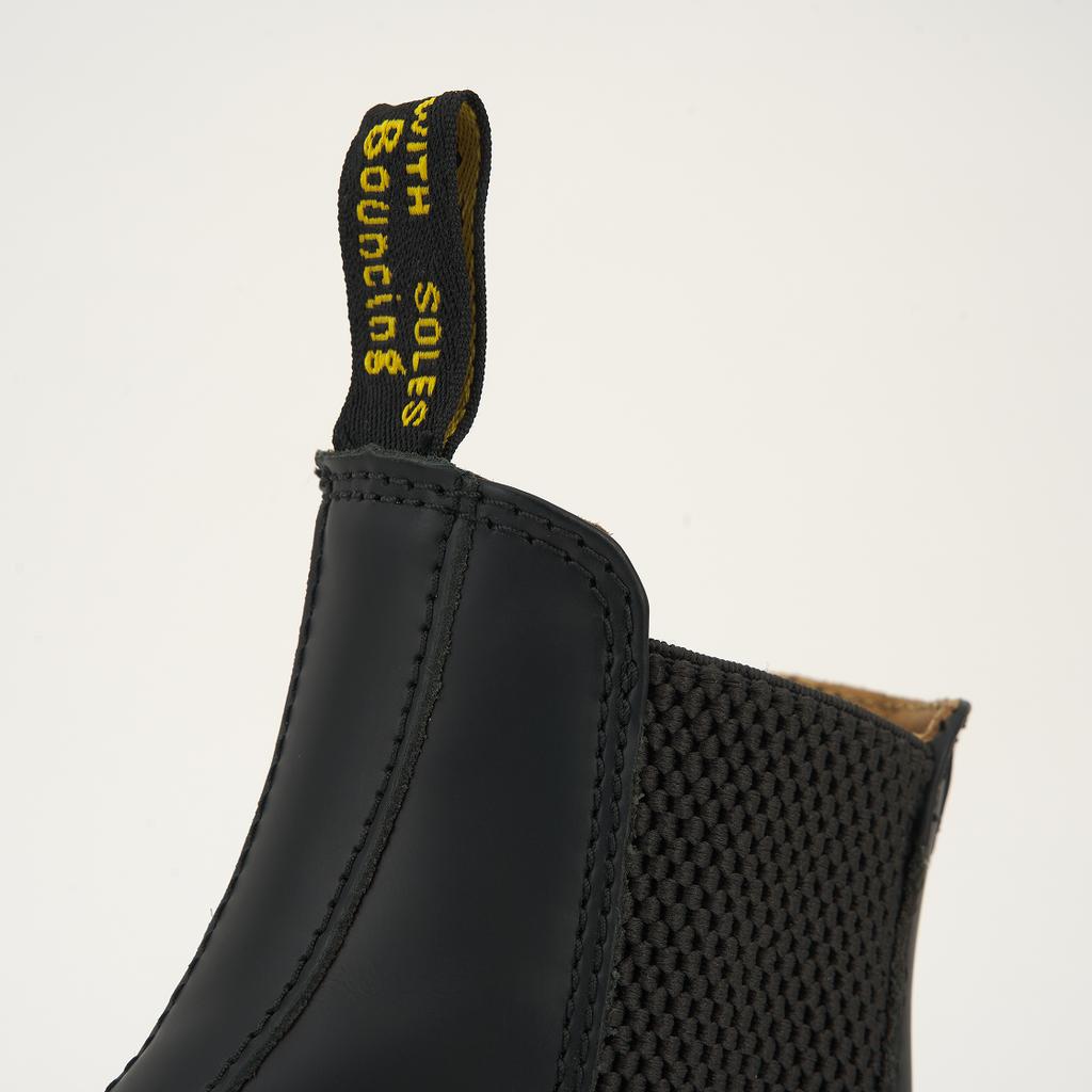 Dr. Martens 2976 Chelsea Boot aus Glattleder Schwarz Unisex Sneaker 11853001