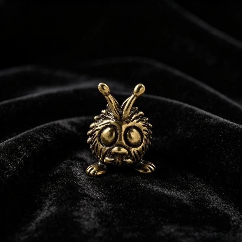Alloy Cute Cartoon Caterpillar Figurine Retro Antique Finish Fine Detailing For Home Decor Ornament Gift