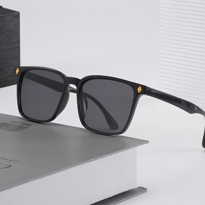 משקפיים ואקססוריז – משקפי שמש