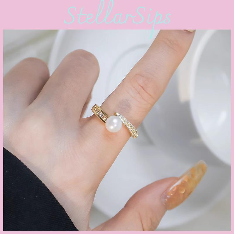 Modern And Stylish Pearl Zircon Adjustable Ring Exuding Luxury And Elegance