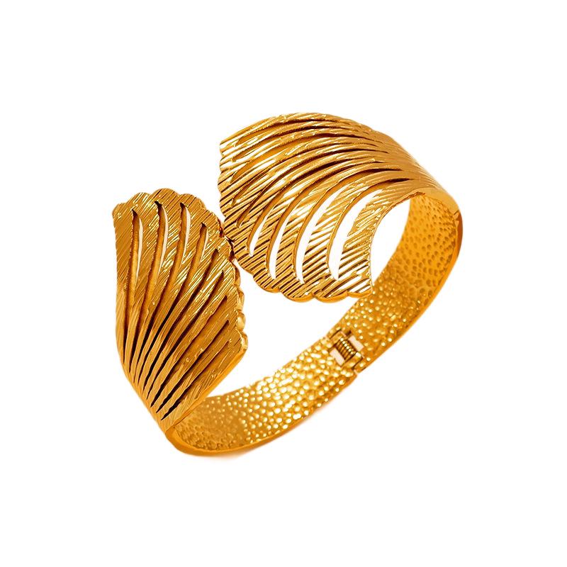 Gold Plated Leaf Cuff Bracelet: European & American Style, Personalized, Fashionable, Versatile Jewelry for Women, Light Luxury, Wide Open Design.