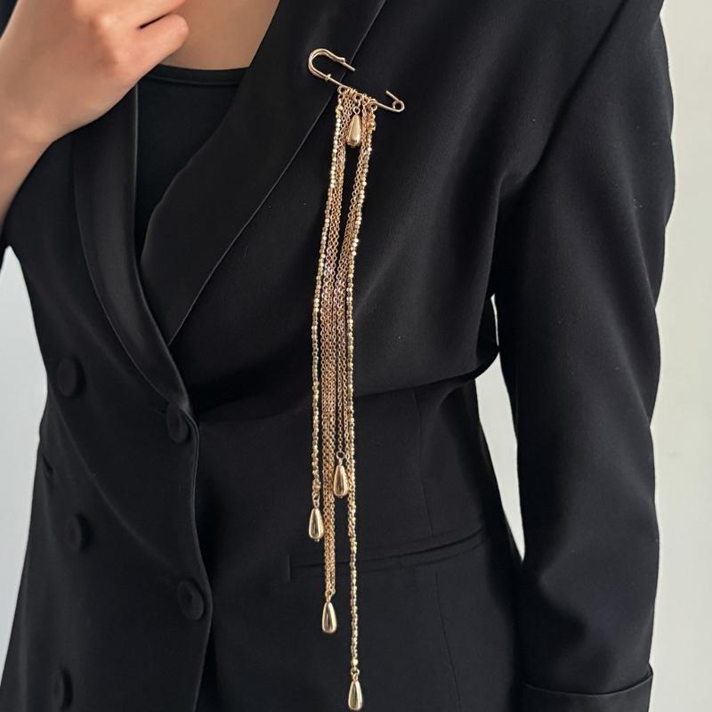 Retro Styles Alloy Brooch Pin With Imitation Pearls Accent Adjustable Chain Tassels Designs Unisex Fashion Accessory