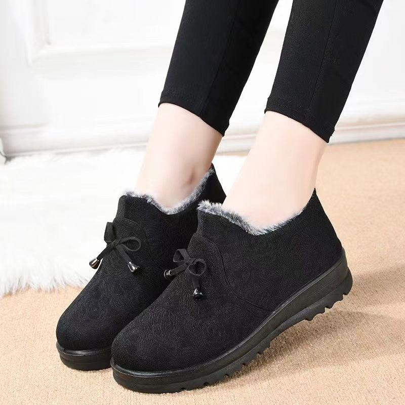 Women's Thickened Lined Winter Shoes: Non-Slip, Soft Sole Cotton Boots for Middle-Aged and Elderly
