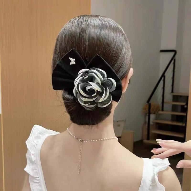 New Tea Flower Lazy Twist Comb Hair Accessory with A Bow-shaped Decoration for The Back of The Head, Suitable for Wavy Hair.
