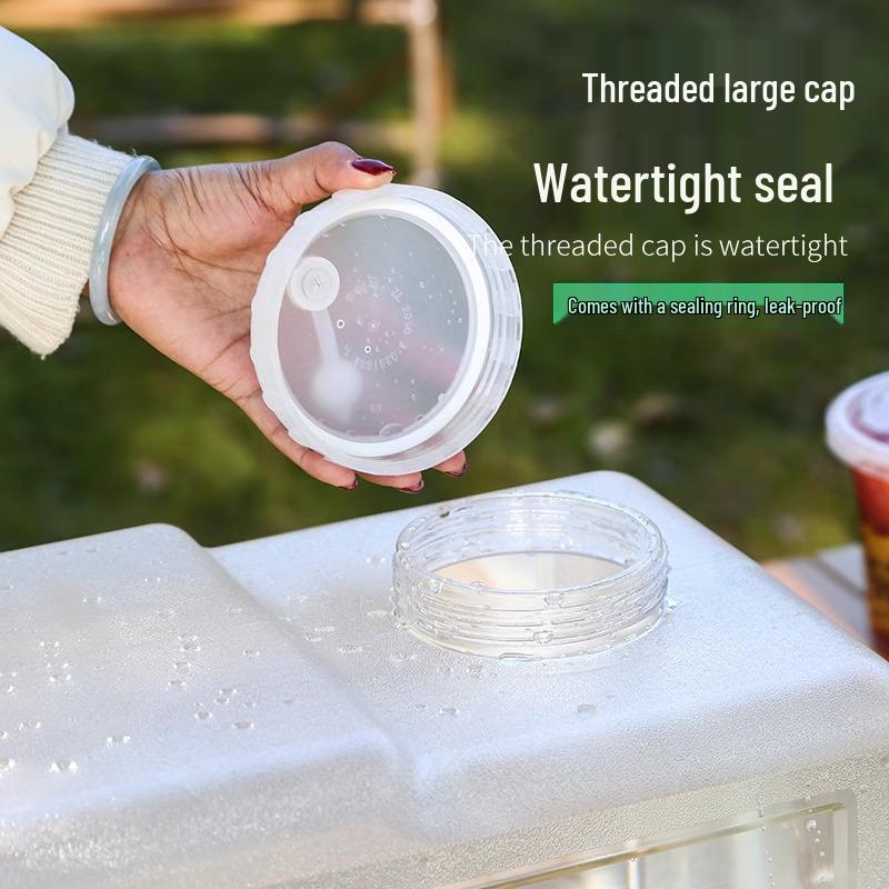 Großer transparenter Outdoor-Wassertank mit Hahn für Auto Reisen und Selbstfahrertouren.