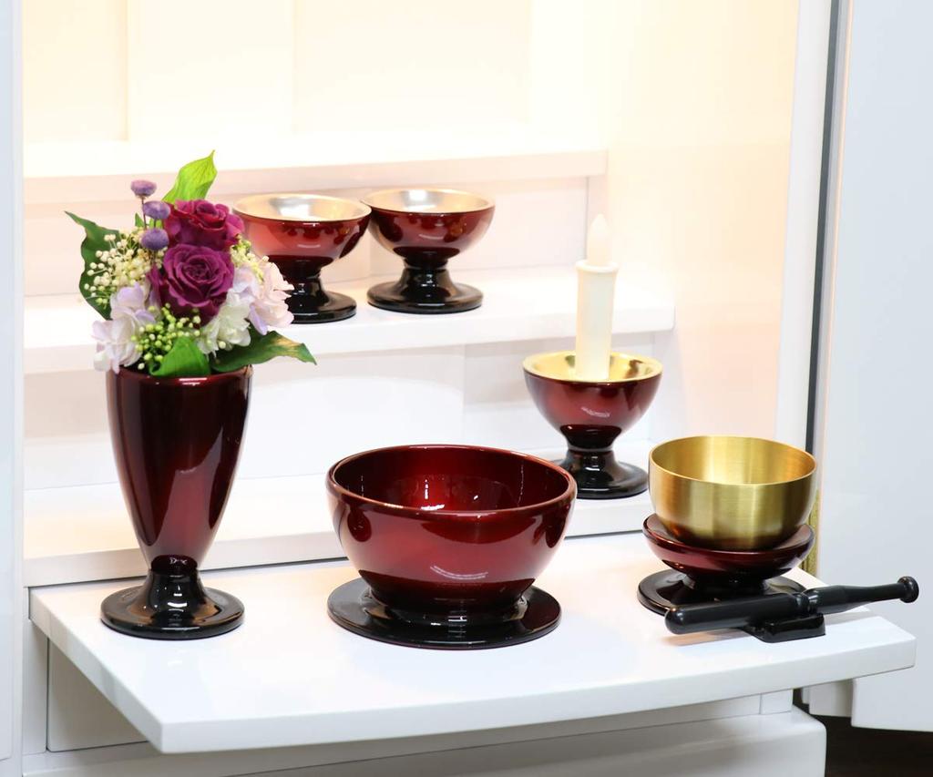 Konohana Large" 5-Piece Buddhist Altar Set (Five Buddhist Altar Accessories + Bell) In a Wine Gradient