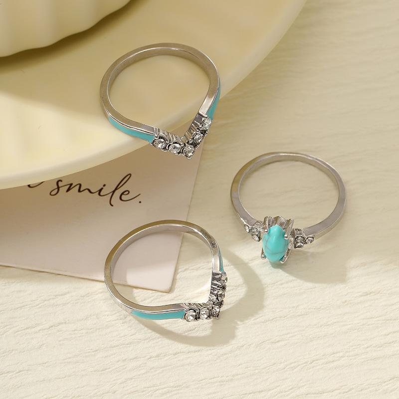 Yunjin, new fashion retro diamond-encrusted turquoise three-piece ring direct sales.