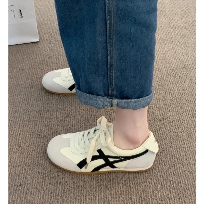 New Women's Little White Shoes Spring and Summer Flat-bottomed Versatile Sports and Leisure Board Shoes