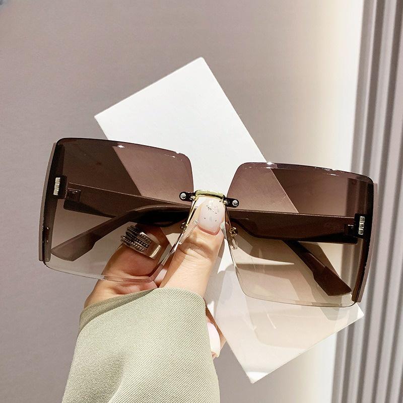 Women Fashion Rimless Beach Gradient Sunglasses UV400 Protection Retro Style Eyewear for Ladies