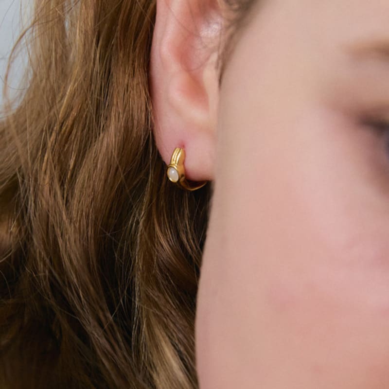 

OudStudio Mini Classy One-touch Earring_Gold Gold