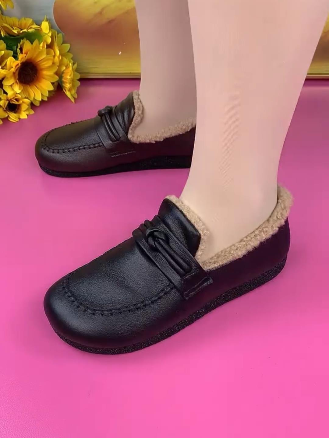 

Модные повседневные женские туфли из бархата, теплые, новые, на мягкой подошве, туфли для мам из мягкой кожи, большие размеры, осенне-зимние, на плоской подошве, маленькие кожаные туфли из хлопка 35