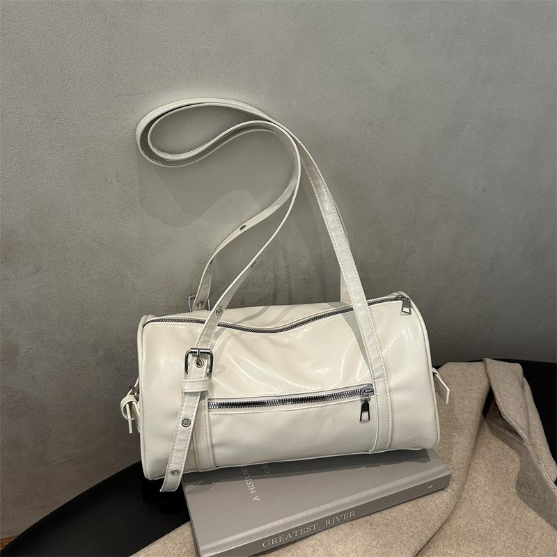 A Large-capacity Boston Large Bag with A High-end Feel and A Niche Commuter Underarm Pillow Bag