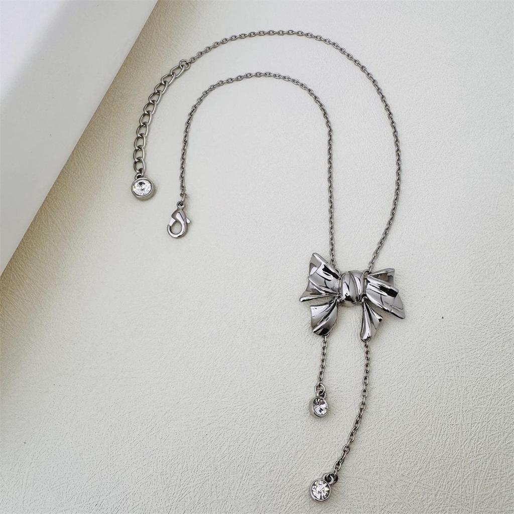Oscar Gold-Plated Retro Bow Pendant Necklace - Minimalist Women's Design