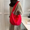 Leisure bag 2025 is popular this year. Small foreign style, fresh and large-capacity bags are popular. Women's shoulder underarm bags are simple and 