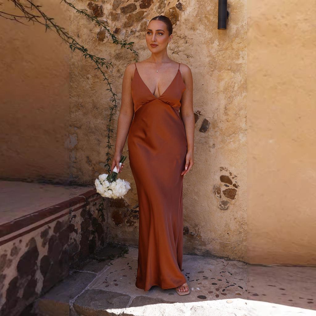 Women's Sleek V-Neck Sleeveless Bodycon Dress with Slit and Backless Design