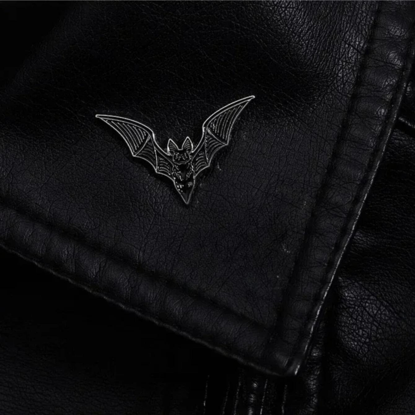 

1 шт. Детская хеллоуинская новая креативная брошь из сплава в форме черного животного летучая мышь, персонализированная одежда, сумка и значок для украшения шляпы