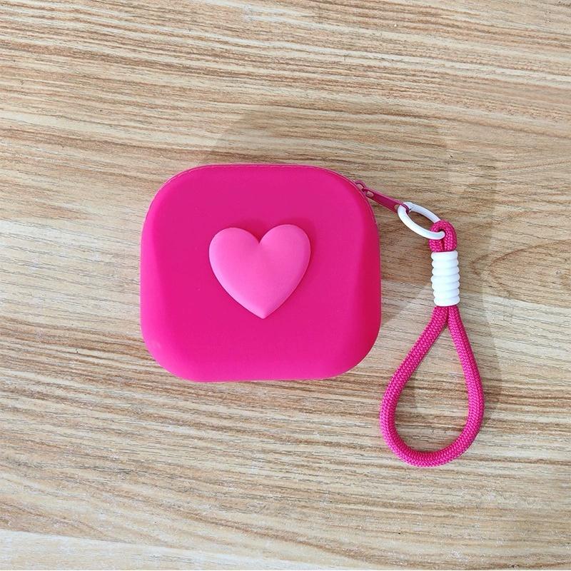 

Heart Shaped Portable Silicone Makeup Bag for Women, Travel Waterproof Cosmetic Bag Gifts Zipper Closure Makeup Case with Handle рожевий червоний колір