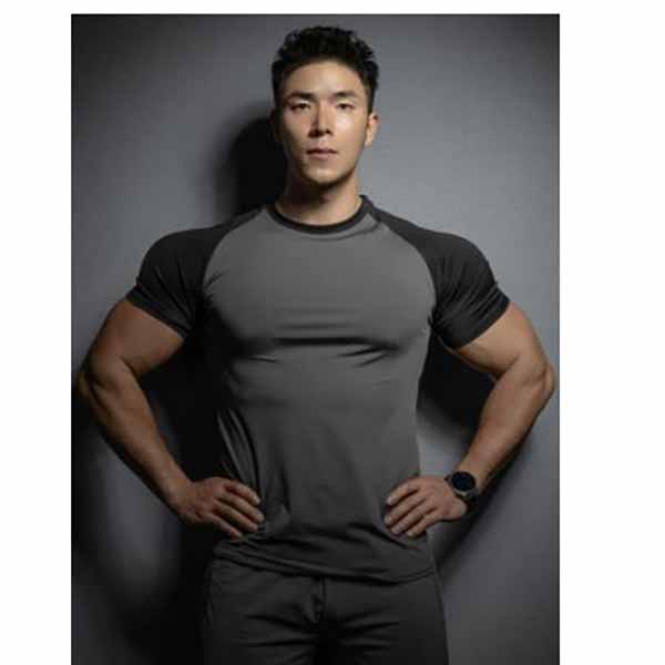 

Летняя футболка для бега, занятий в спортзале, эластичная, быстросохнущая, однотонная, с коротким рукавом, спортивная футболка для мужчин, спортивная одежда XS