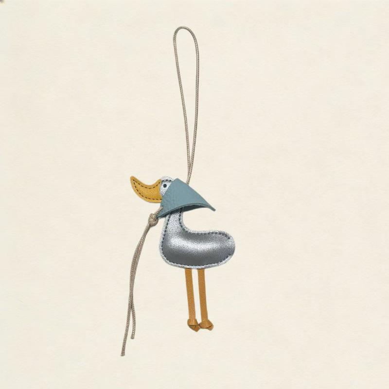 New Creative Scarf Duck Duck Duckling Car Keychain Leather Bag Pendant Pendant Car Keychain Decoration With Cute Keychain