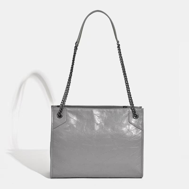 

Oil wax leather light luxury chain stray bag shoulder messenger bag women s fashion trendy brand bag niche design underarm bag 33*11*25cm серый