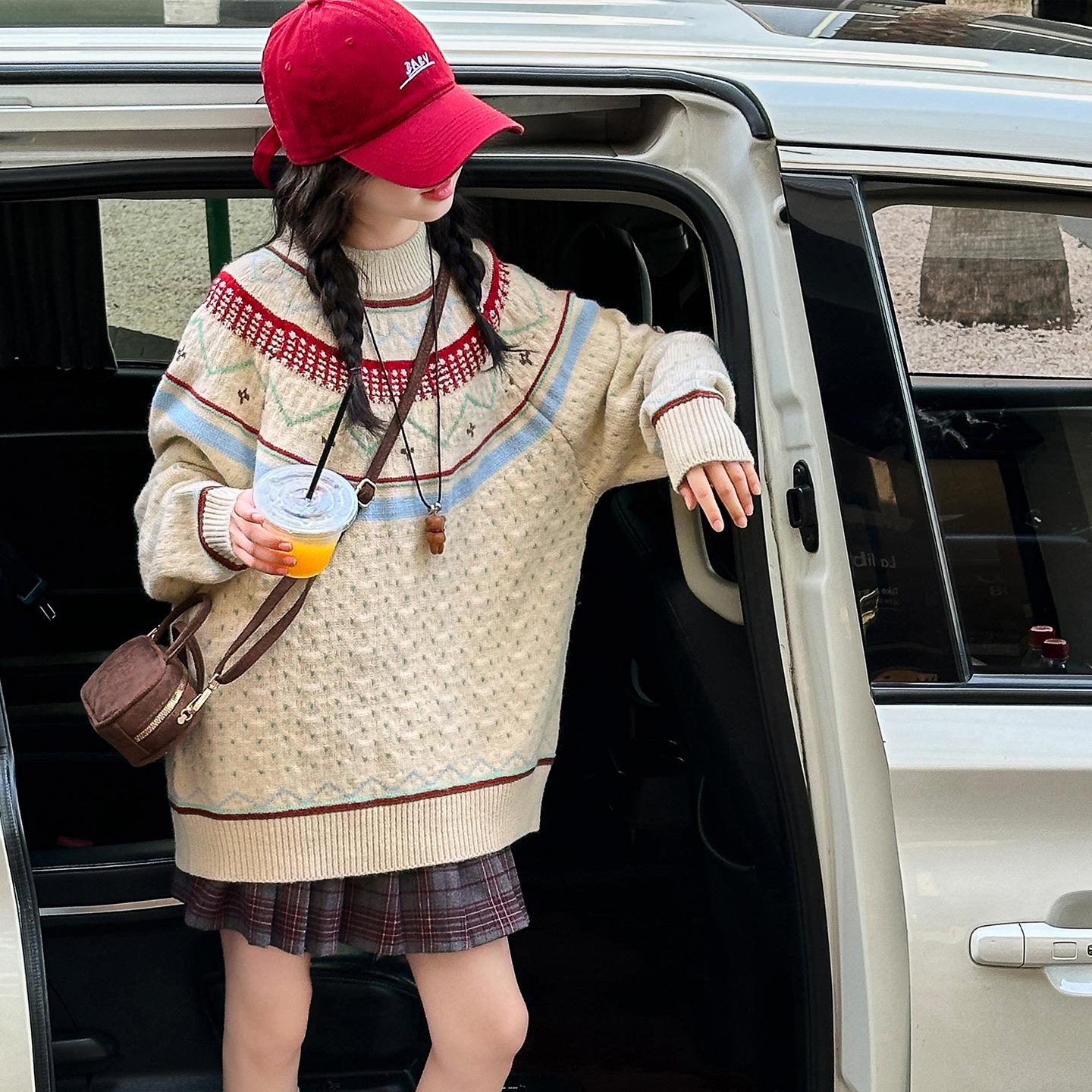 

Девочки Свитер средней длины с круглым вырезом крупной вязки - Жаккардовый узор, Длинный рукав, Коллекция Осень/Зима 2025 130 cm