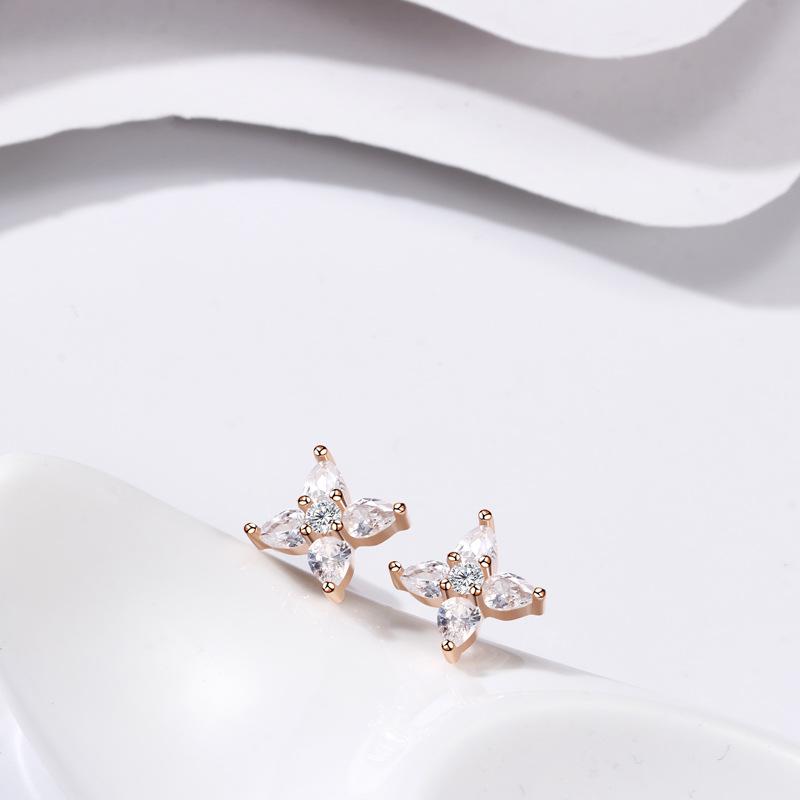 

Серьги с бриллиантами в виде четырехлистного клевера, женские корейские серьги-гвоздики, простые, темпераментные, женские, универсальные серьги с нишевым дизайном