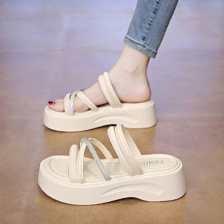 

Cool slippers women s summer wear 2025 new thick-soled heightening casual beach sandals rhinestones with skirts 40