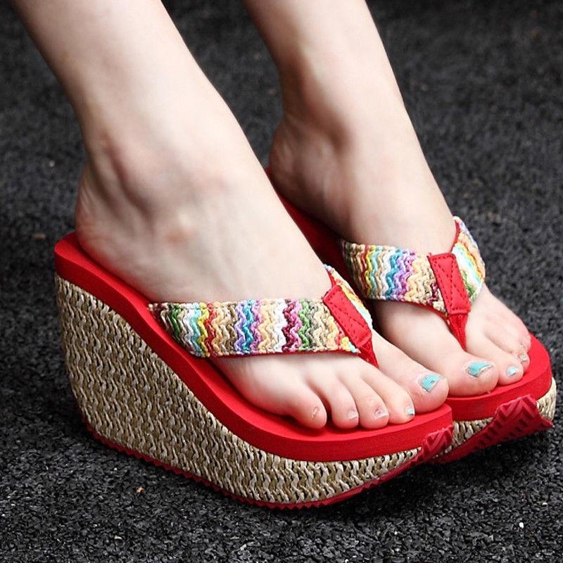And Versatile Women's Clip Toe Slippers With Timeless Design**