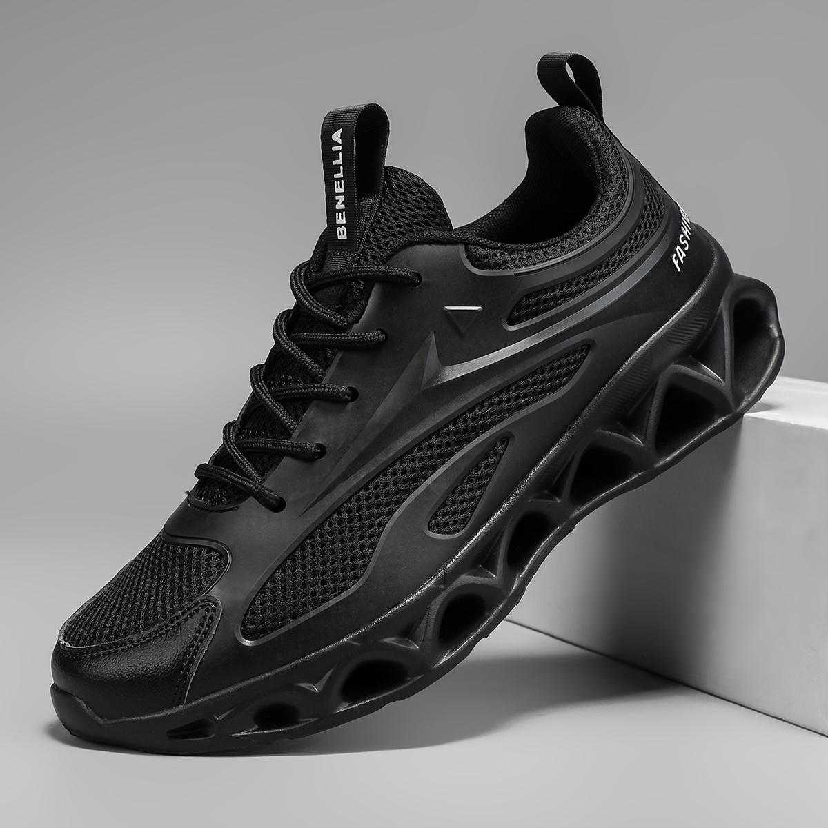 

Мужские кроссовки Blade летние спортивные студенческие ультралегкие амортизирующие для улучшения сетчатые спортивные беговые кроссовки черные папочки ле 39