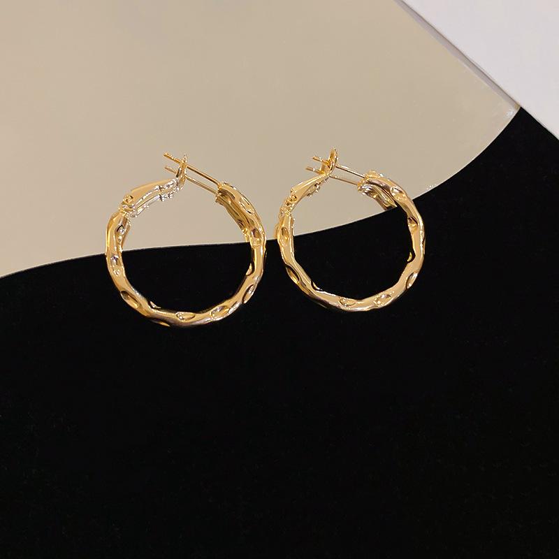 European-American Metal Stud Earrings: Chic, Versatile, and Luxurious for Women
