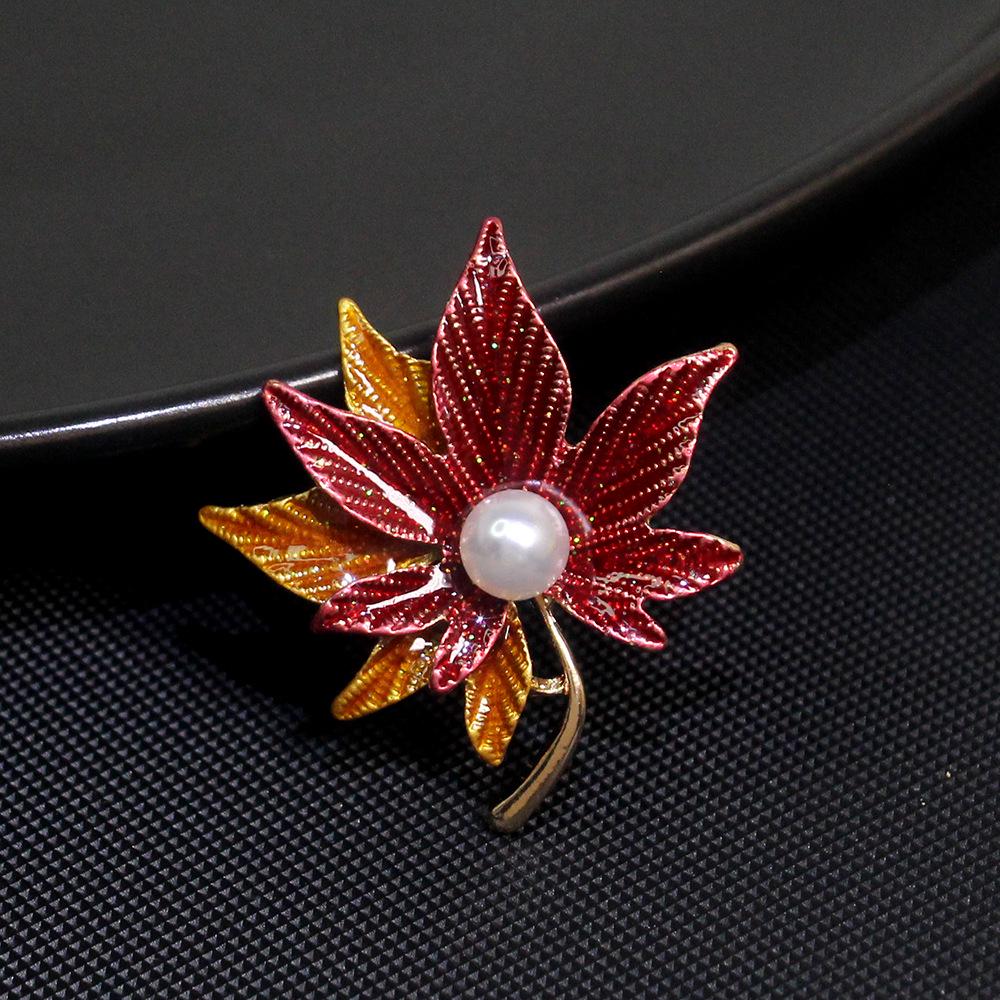 

Korean-Style Maple Leaf Brooch - Versatile Alloy Jewelry for Women s Fashion Scarves & Suits