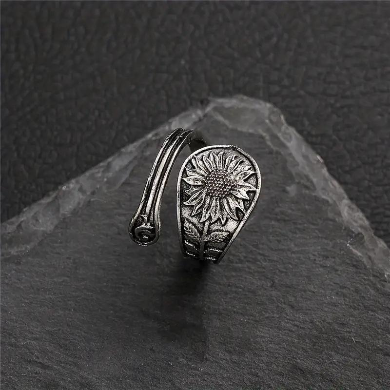 Retro Sunflower Pattern Open Adjustable Ring Temperament Men and Women Couple Ring Jewelry