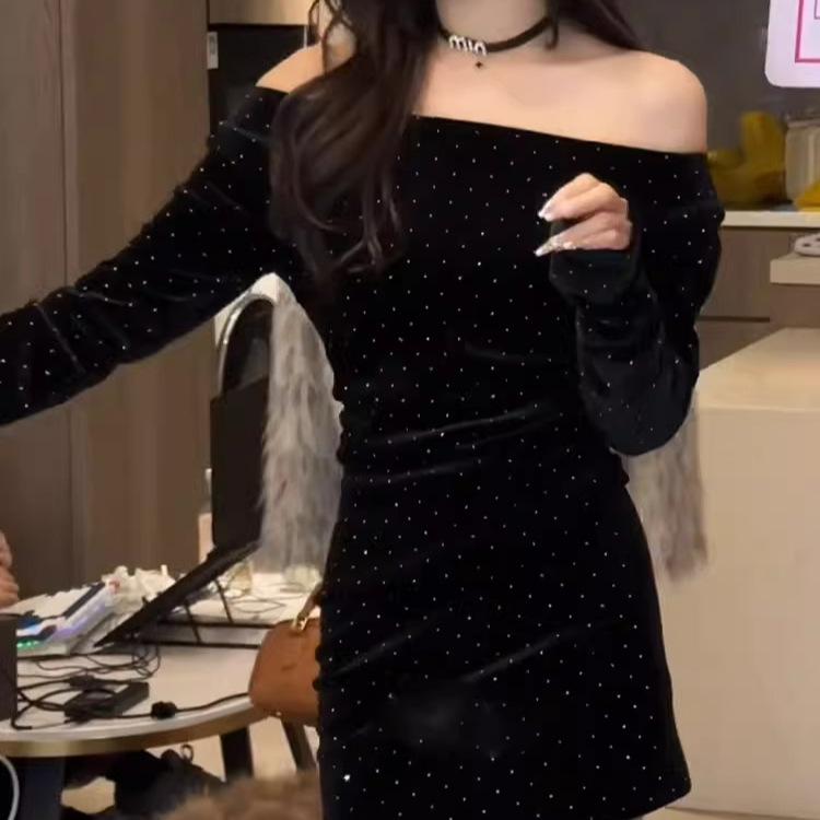 Pure desire Internet celebrity Sexy hottie one-word collar flash diamond tight hip wrap small black dress long sleeve split pleated dress women
