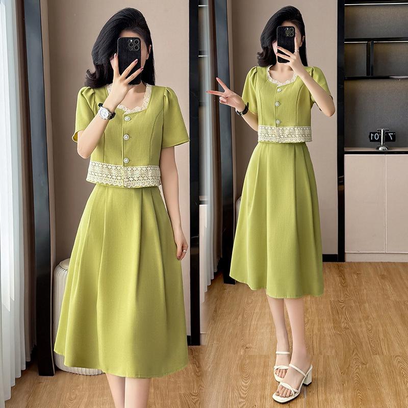 

Elegant 2026 Plus Size Women s Two-Piece Set: Top + Skirt in Small Fragrance Style 2XL