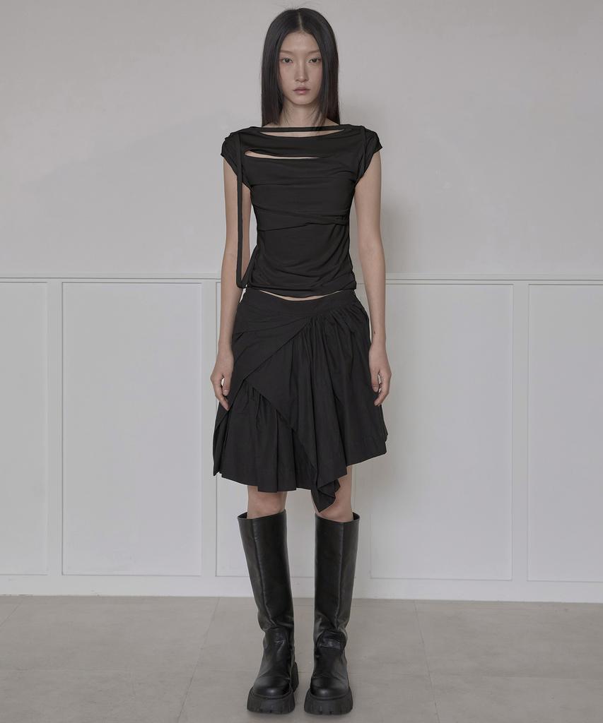 Peulleeoeob Asymmetrical Draped Strap Roll-Up T-Shirt (Fl-170_Black)