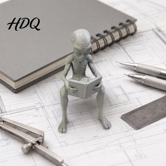 Cool Alien Figurine 3D Printed Reading Ornament Creative Sitting Unique Sculpture Sculpture