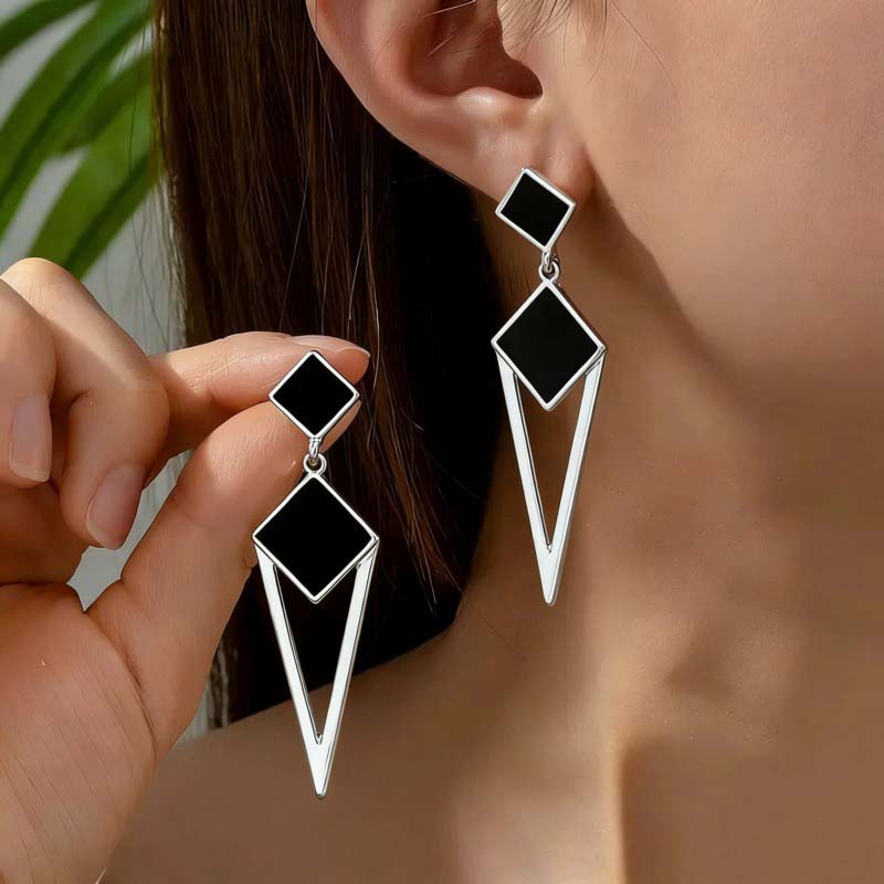 

2026 New Arrival Gold Color Triangle Pendant Earrings for Women Minimalist Metal Geometric Long Dangle Statement Earring Zircon медный