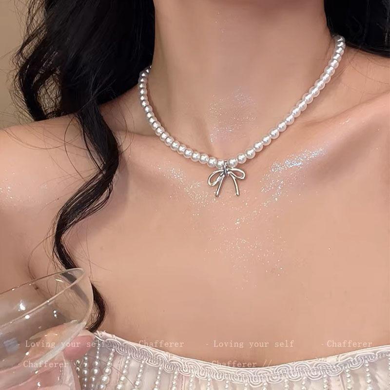 Light luxury bow pearl necklace women's niche simple design collarbone chain temperament versatile high-end jewelry