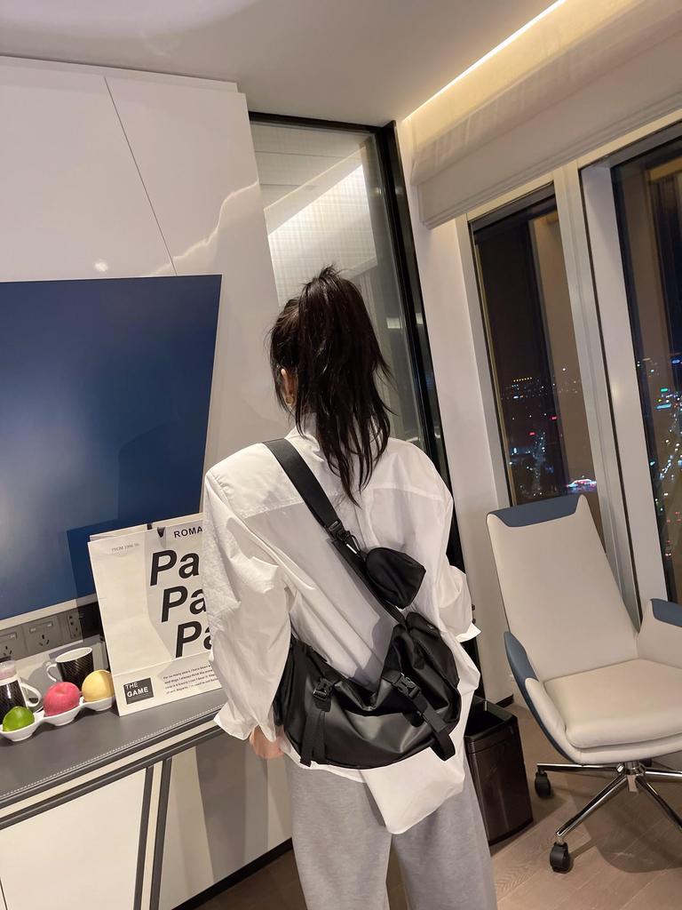 Men's Japanese Fashion Large-Capacity Workwear Messenger Bag - Hip-Hop Sports Shoulder Backpack & Women's Motorcycle Style