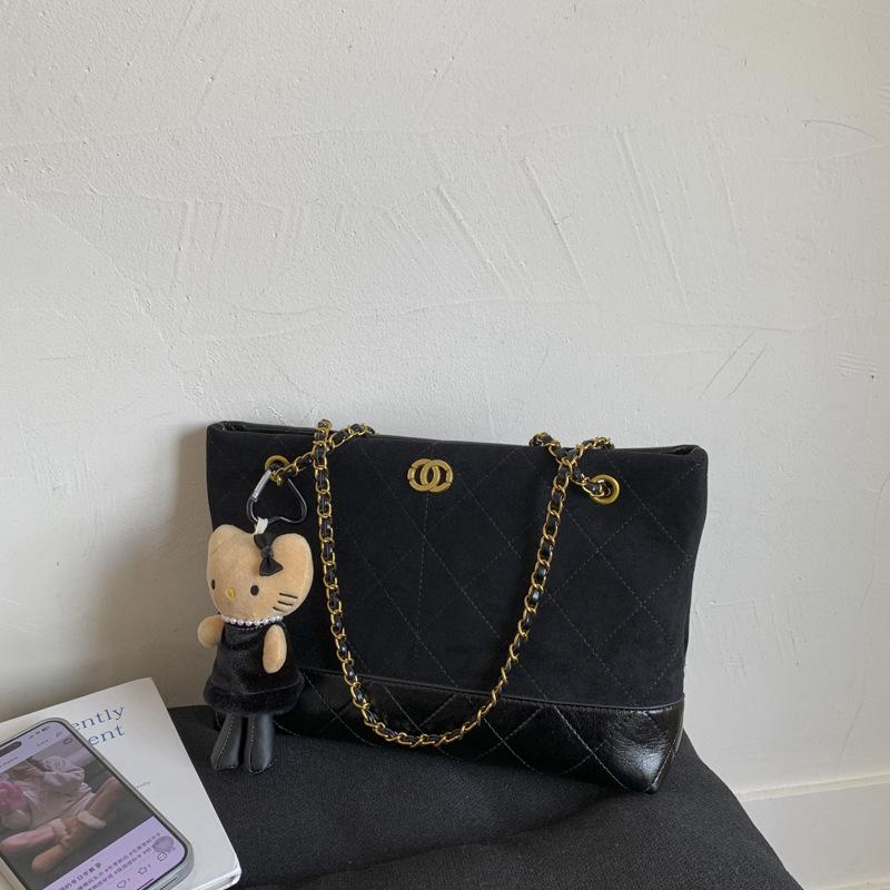 Tote Bag 2025 New Small Fragrant Style Retro Wandering Commuting Large Capacity Chain Underarm Commuting Versatile Suede Bag