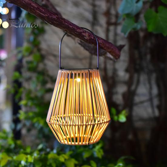 Solar Rattan Bambus Lampe med Lyssensor Automatisk PÅ/AV IP65 Vanntett Retro Stil Håndlaget dekorativ Solar Lanterne Dekor
