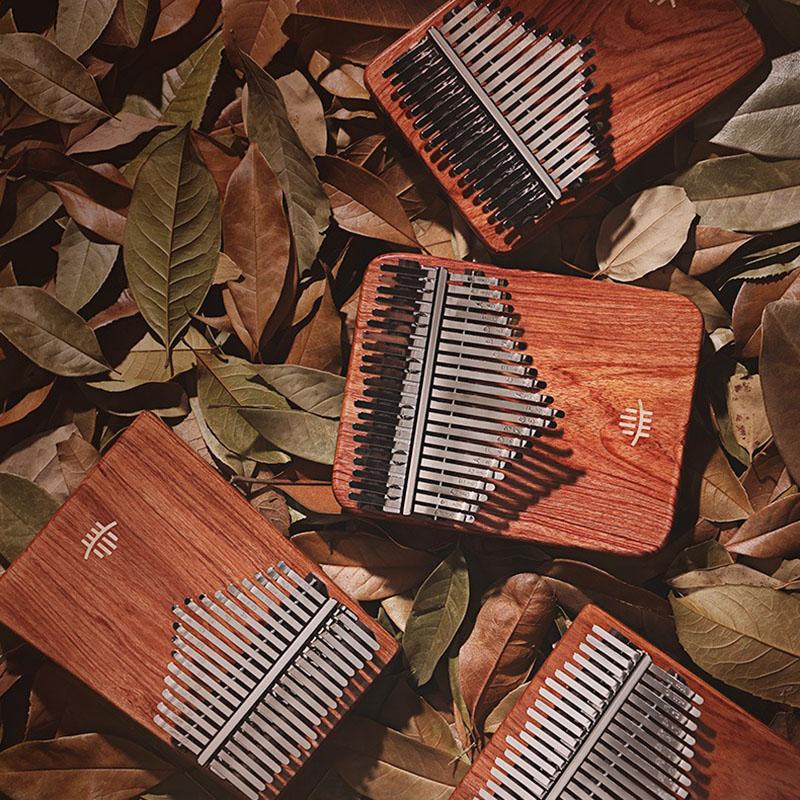 Kalimba 17 Keys Note Professional Music Keyboards Portable Wood Kalimbas Yoga Meditation Small Instrument for Initiants Fingers Piano Accessory
