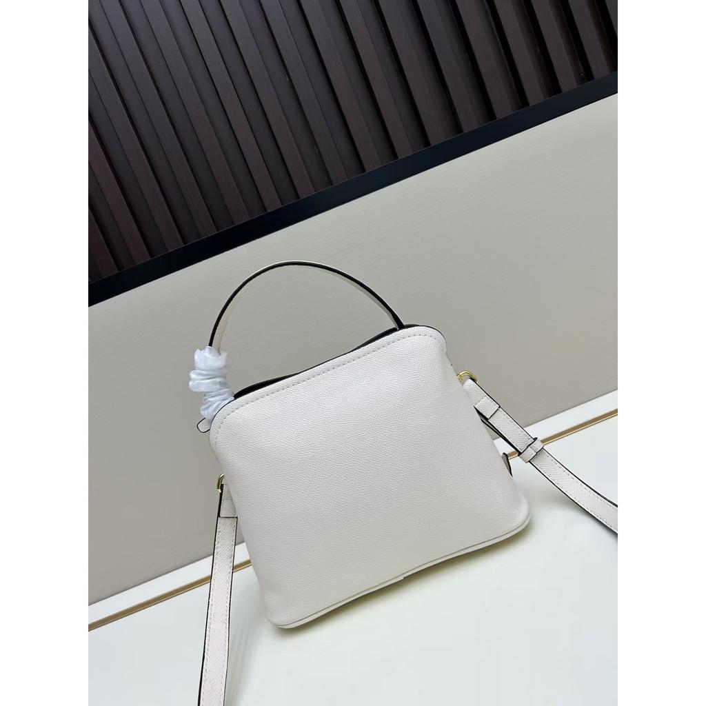 The New Single Shoulder, Versatile, Fashionable, Full of Women's Charm, Worth Buying