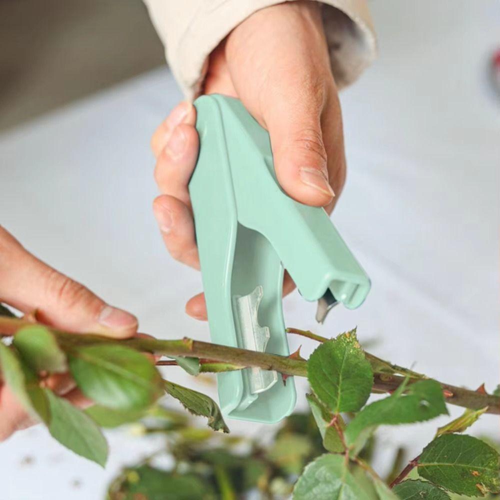 Finger Groove Rose Thorn Stripper Auto Buckle Thorn Leaf Stripping Tool