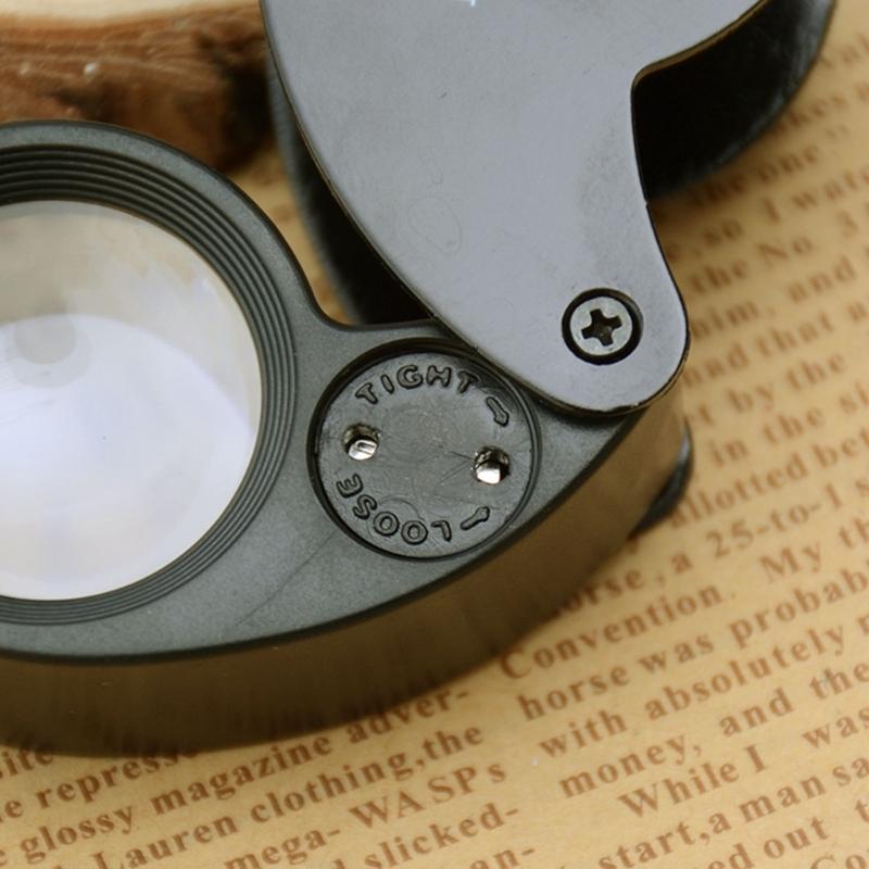 Elderly Reading Magnifier with LED Folding Magnifying Glass for Books Newspapers and Small Print Observation