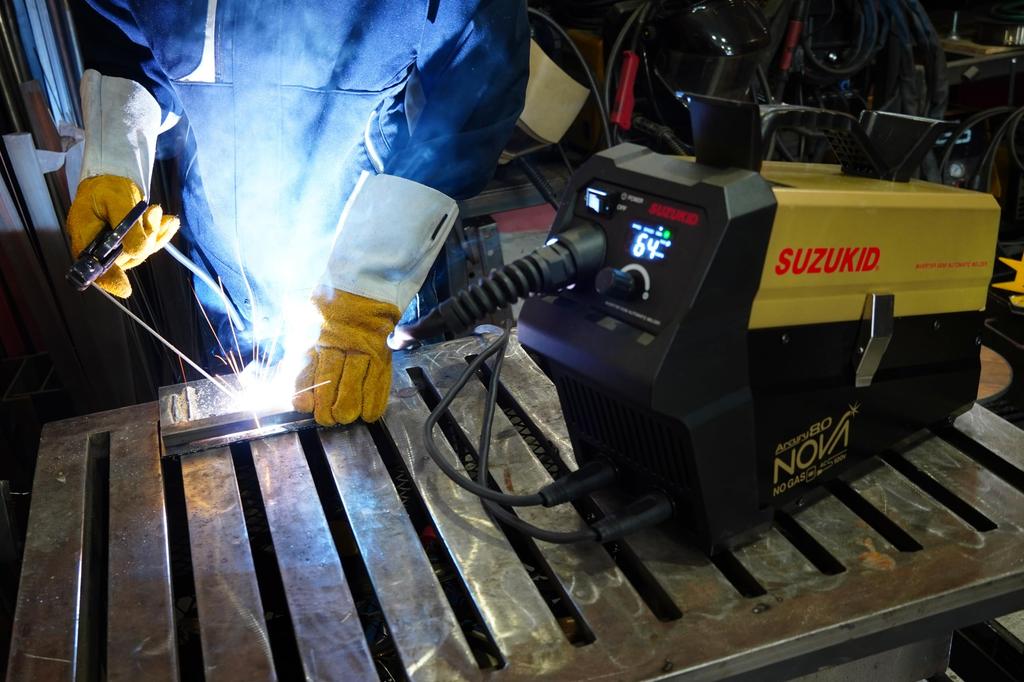 Suzuki D Arcury 80NOVA Schweißmaschine 100V Halbautomatisch, Inverter, Nur Gaslos, SAYI-80NBG