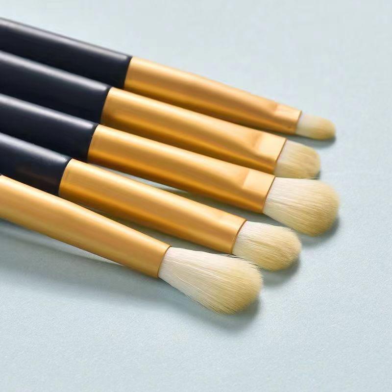 

Набор кистей для макияжа Ertao из 12 штук: Кисти для контуринга, консилера, румян, теней и контуринга носа