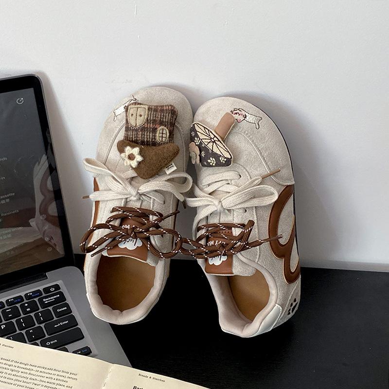 Korean version of new sports shoes 2025 autumn niche retro versatile casual board shoes red German training shoes women