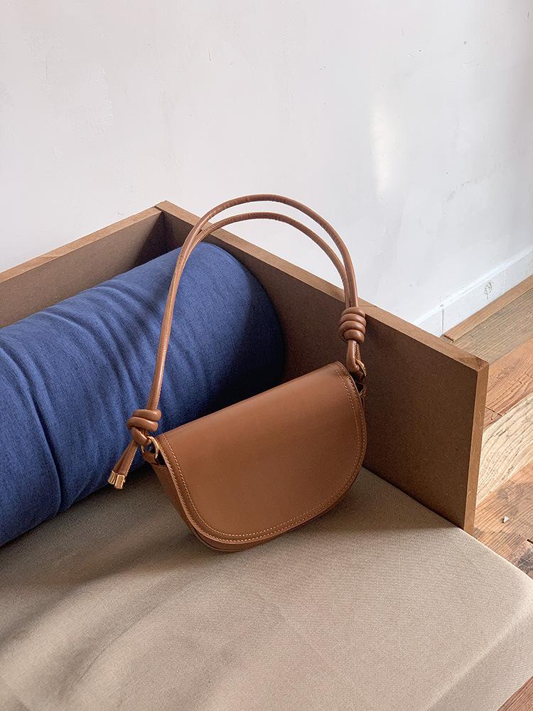 

Bag New Women s 2025 Fashion Crossbody Bag Niche Design One Shoulder Underarm Bag Retro Saddle Bag Versatile Women s Bag
