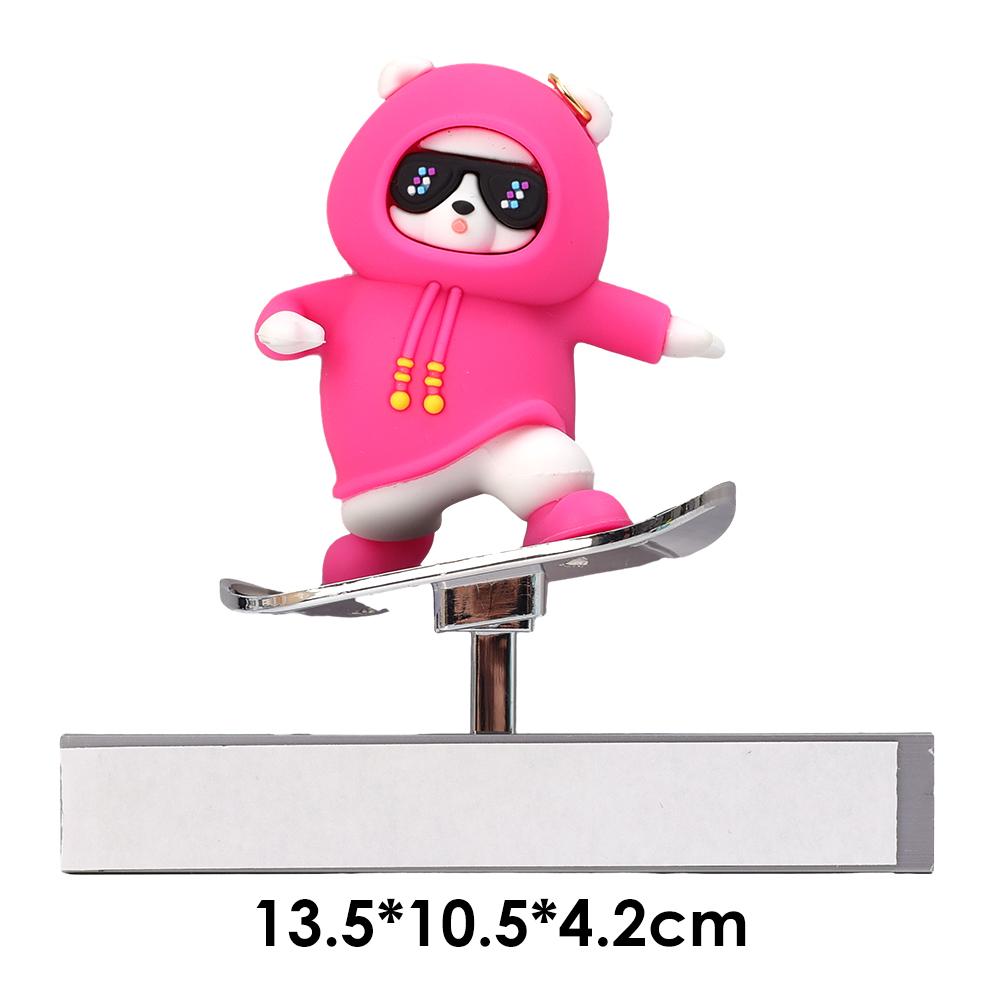 Dynamická ozdoba medvěda do auta Automatická obrazovka centrálního ovládání Ozdoba klouzajícího medvěda na skateboardu Auto Interiérové dekorativní doplňky